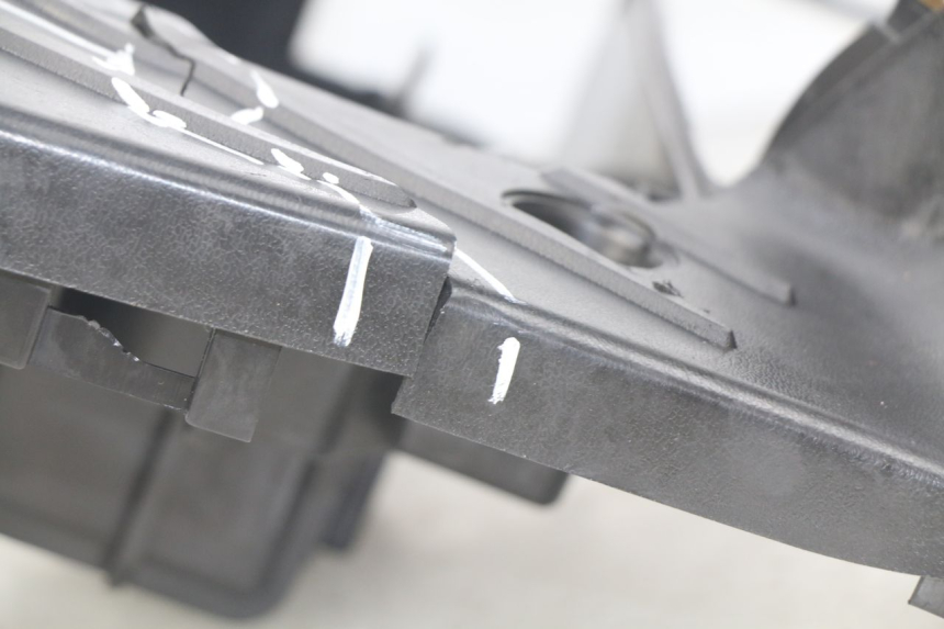 photo de TRITTBRETT VERKLEIDUNG PEUGEOT TWEET ACTIVE 4T 50 (2018 - 2022) - Oberflächenzustand und Material