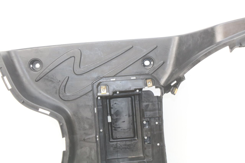 photo de TRITTBRETT VERKLEIDUNG PEUGEOT TWEET ACTIVE 4T 50 (2018 - 2022) - Kennzeichnungen und Originalreferenzen