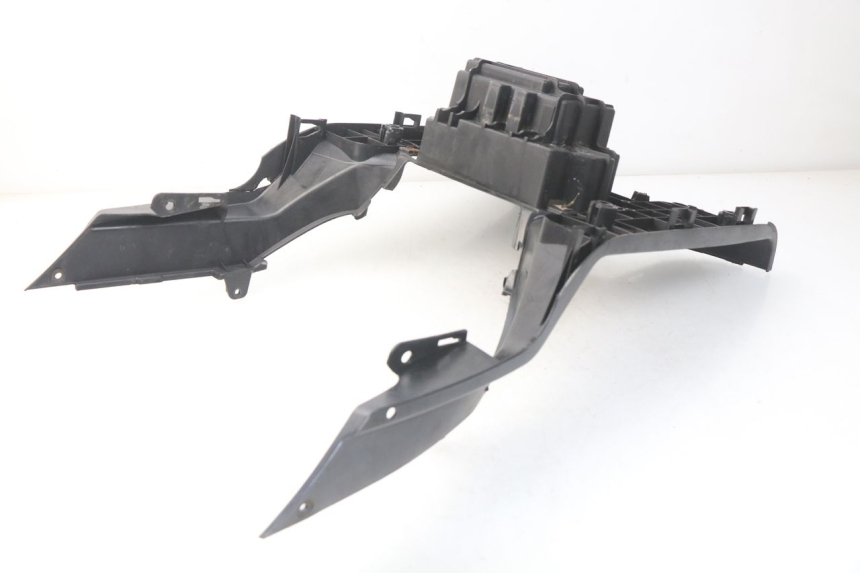 photo de TRITTBRETT VERKLEIDUNG PEUGEOT TWEET 125 (2010 - 2017) - Detailansicht des Bauteils