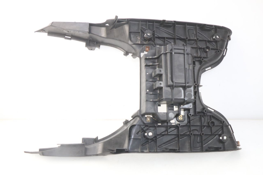 photo de TRITTBRETT VERKLEIDUNG PEUGEOT TWEET 125 (2010 - 2017) - Zoom auf Gebrauchszustand