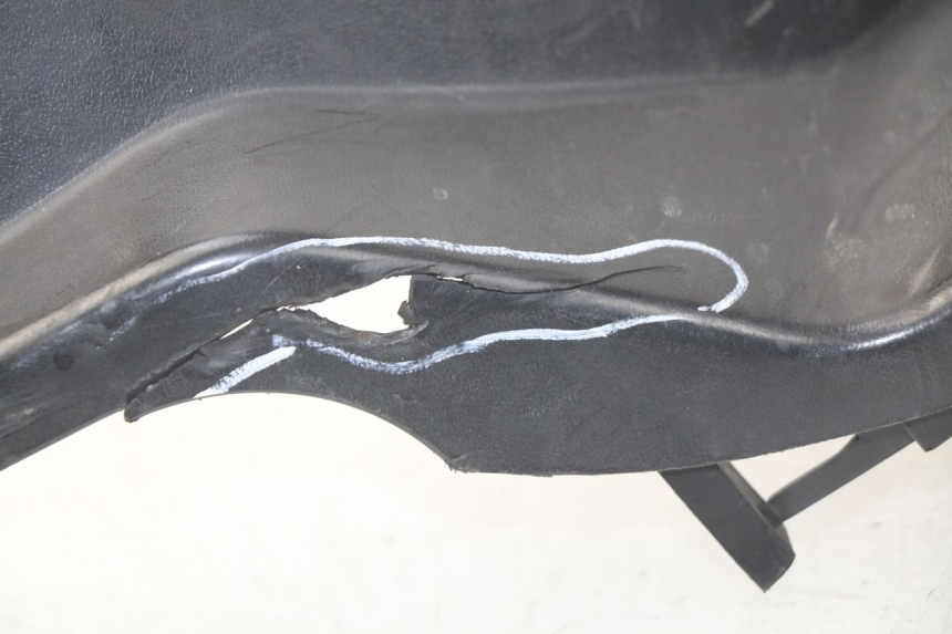 photo de TRITTBRETT VERKLEIDUNG PEUGEOT TWEET 125 (2010 - 2017) - Kennzeichnungen und Originalreferenzen