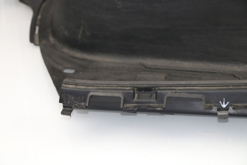 photo de TRITTBRETT VERKLEIDUNG RENAULT TWIZY 45 (2012 - 2019) - Oberflächenzustand und Material