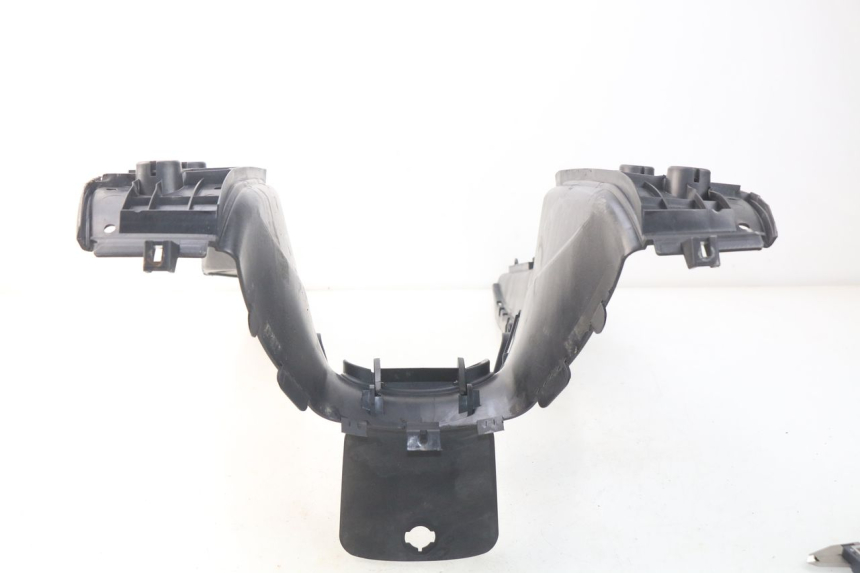 photo de TRITTBRETT VERKLEIDUNG SUZUKI UC EPICURO 125 (1999 - 2003) - Detailansicht des Bauteils