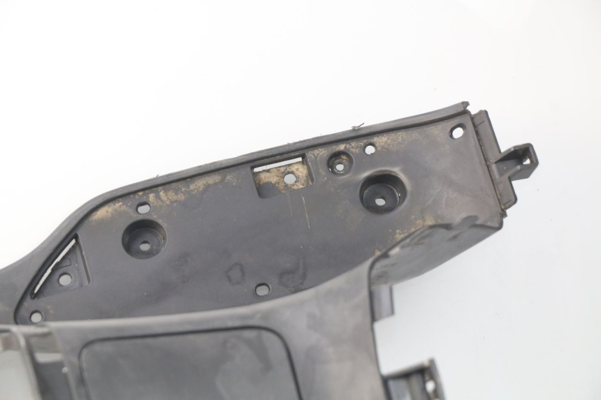 photo de TRITTBRETT VERKLEIDUNG SUZUKI UC EPICURO 125 (1999 - 2003) - Charakteristische Merkmale