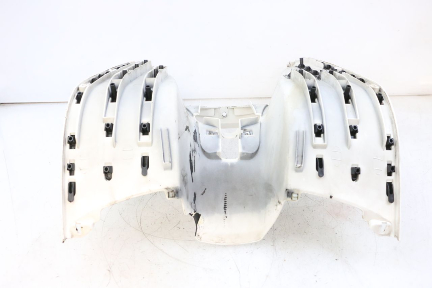 photo de TRITTBRETT VERKLEIDUNG PIAGGIO VESPA GTS SUPER IE 125 (2009 - 2016) - Zoom auf Gebrauchszustand