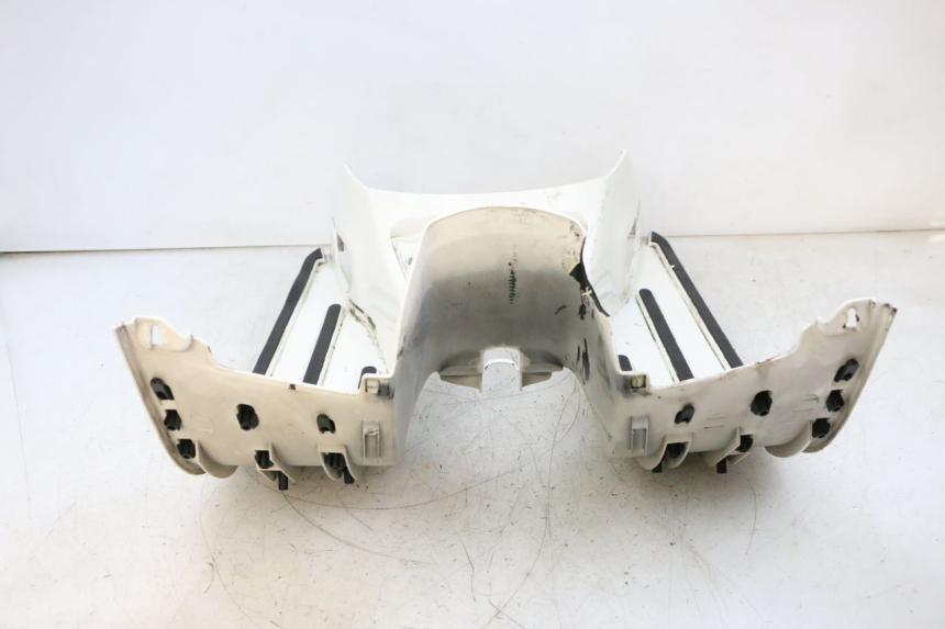 photo de TRITTBRETT VERKLEIDUNG PIAGGIO VESPA GTS SUPER IE 125 (2009 - 2016) - Oberflächenzustand und Material