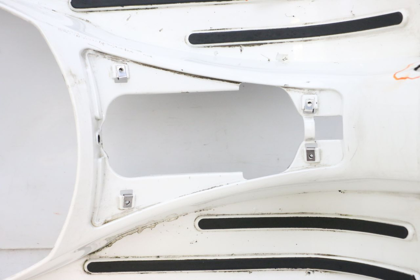 photo de TRITTBRETT VERKLEIDUNG PIAGGIO VESPA GTS SUPER IE 125 (2009 - 2016) - Geprüftes Gebrauchtteil