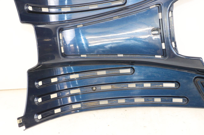 photo de TRITTBRETT VERKLEIDUNG PIAGGIO VESPA LX 125 (2005 - 2010) - Charakteristische Merkmale