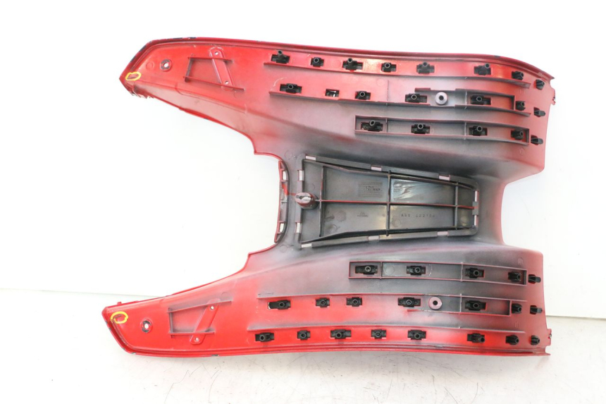 photo de FUßRASTE PIAGGIO VESPA S 2T 50 (2007 - 2014) - Oberflächenzustand und Material
