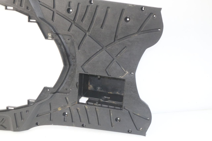 photo de TRITTBRETT VERKLEIDUNG EUROCKA VIRTUALITY GT 4T 50 (2011 - 2017) - Details der Befestigungspunkte