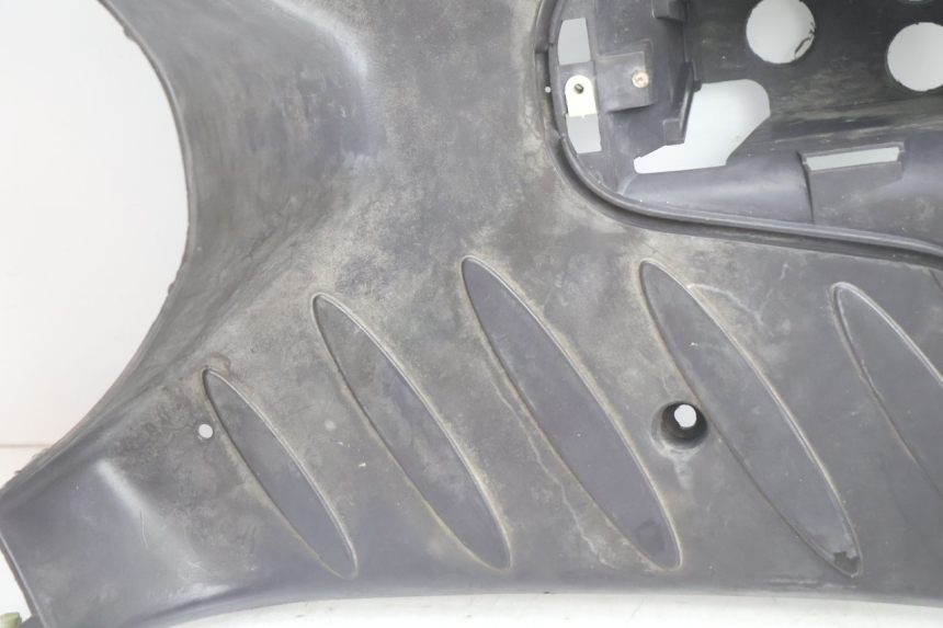photo de TRITTBRETT VERKLEIDUNG PEUGEOT VIVACITY 100 (1999 - 2008) - Zoom auf Gebrauchszustand