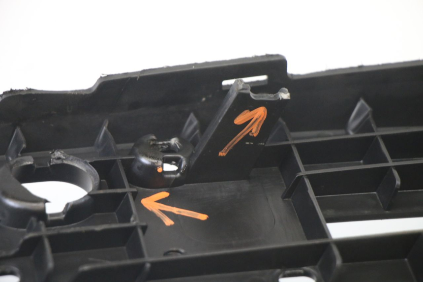 photo de FUßRASTE YAMAHA X-MAX XMAX 125 (2010 - 2013) - Oberflächenzustand und Material