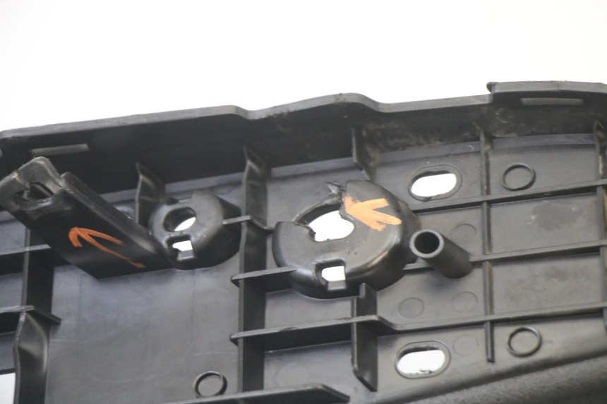 photo de FUßRASTE YAMAHA X-MAX XMAX 125 (2010 - 2013) - Kennzeichnungen und Originalreferenzen