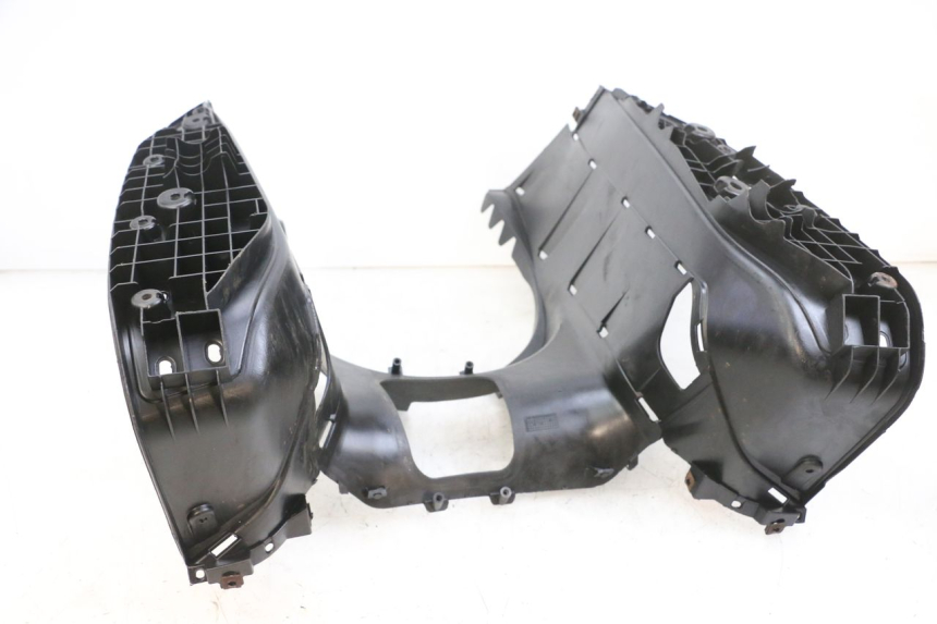 photo de FUßRASTE YAMAHA XMAX X-MAX 125 (2006 - 2009) - Technische Nahaufnahme