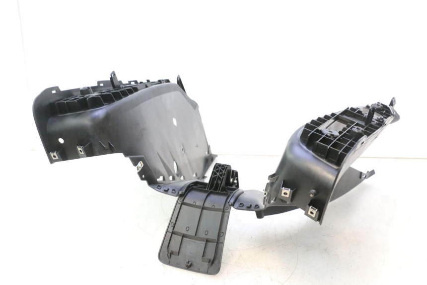 photo de FUßRASTE YAMAHA X-MAX XMAX 125 (2010 - 2013) - Charakteristische Merkmale