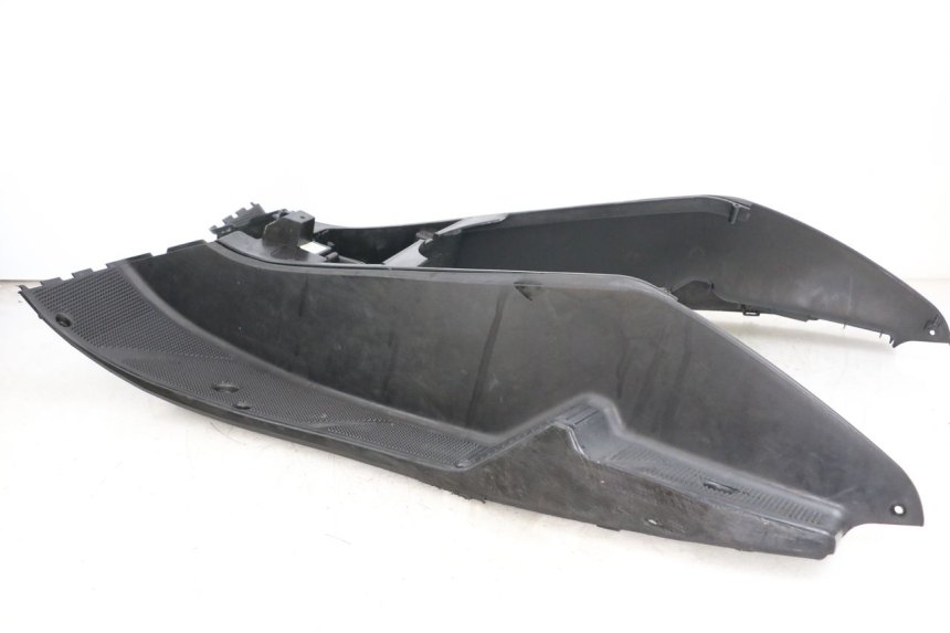 photo de TRITTBRETT VERKLEIDUNG YAMAHA YP MAJESTY 125 (2002 - 2006) - Charakteristische Merkmale