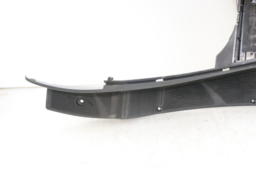 photo de TRITTBRETT VERKLEIDUNG YAMAHA YP MAJESTY 125 (2002 - 2006) - Detaillierte Sichtprüfung