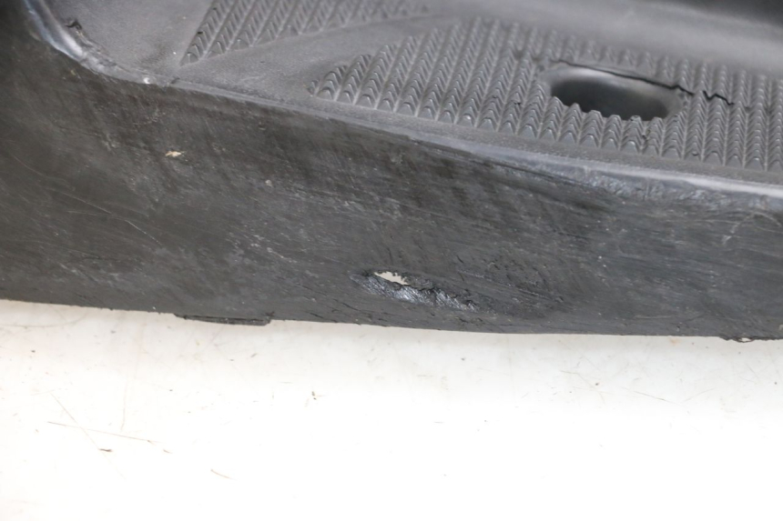 photo de TRITTBRETT VERKLEIDUNG YAMAHA YP MAJESTY 125 (2002 - 2006) - Kennzeichnungen und Originalreferenzen