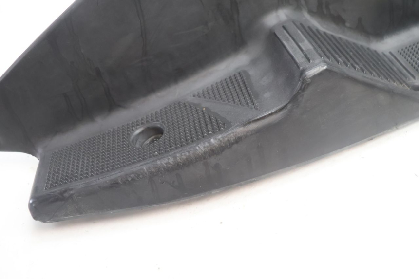 photo de TRITTBRETT VERKLEIDUNG YAMAHA YP MAJESTY 125 (2007 - 2010) - Oberflächenzustand und Material