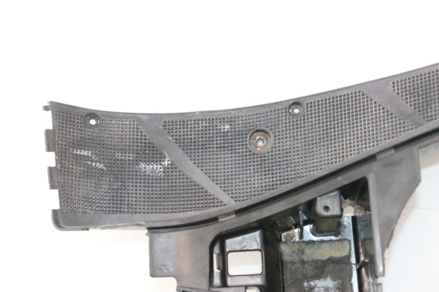 photo de TRITTBRETT VERKLEIDUNG YAMAHA YP MAJESTY 125 (2002 - 2006) - Profilansicht des Ersatzteils