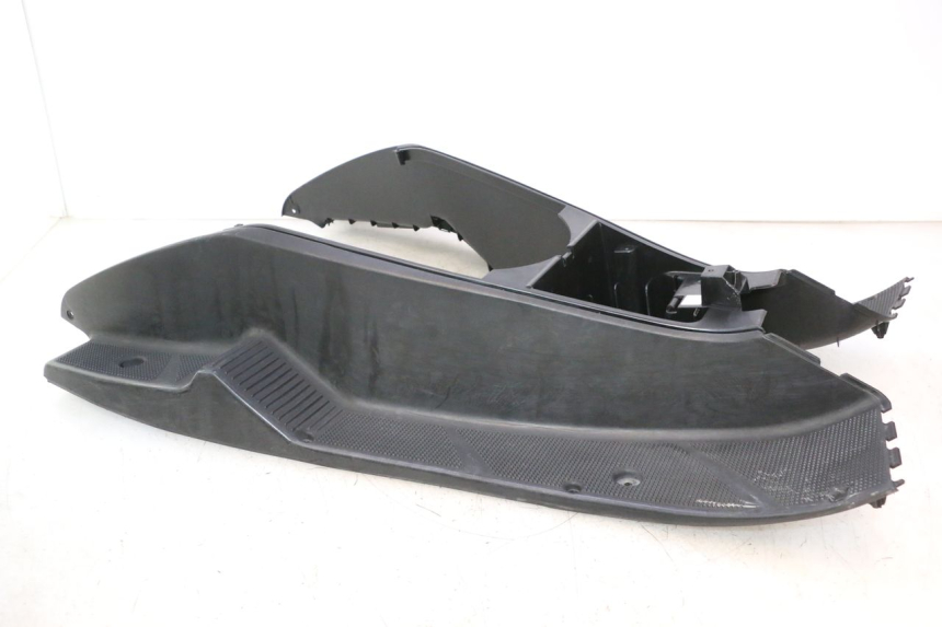 photo de TRITTBRETT VERKLEIDUNG YAMAHA YP MAJESTY 125 (2002 - 2006) - Charakteristische Merkmale