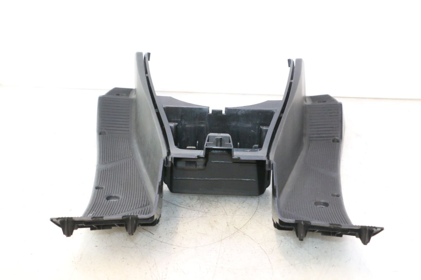 photo de TRITTBRETT VERKLEIDUNG YAMAHA YP MAJESTY 125 (2002 - 2006) - Zoom auf Komponenten