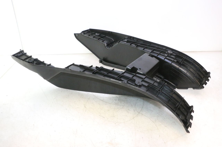 photo de TRITTBRETT VERKLEIDUNG YAMAHA YP MAJESTY 125 (2002 - 2006) - Alternativer Blickwinkel
