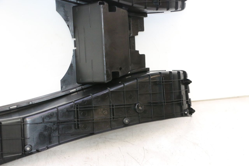 photo de TRITTBRETT VERKLEIDUNG YAMAHA YP MAJESTY 125 (2002 - 2006) - Geprüftes Gebrauchtteil