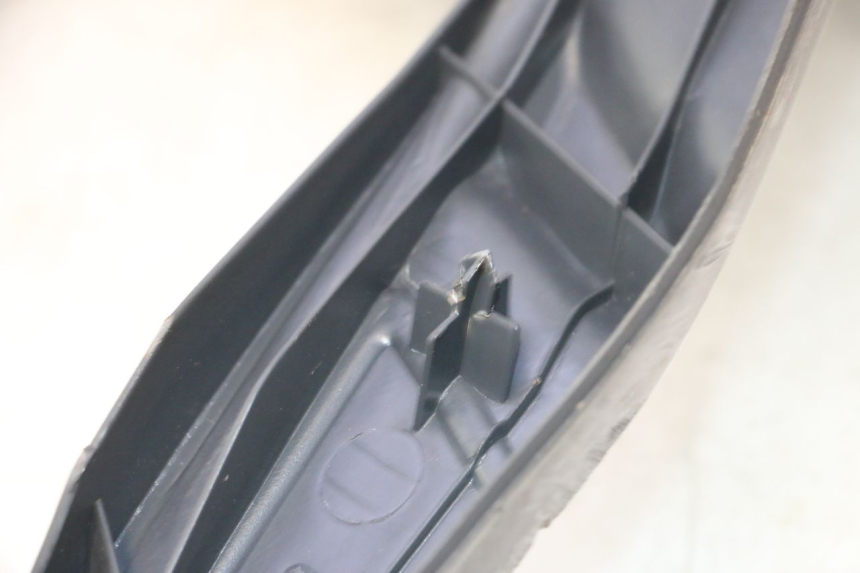photo de TRITTBRETT VERKLEIDUNG PIAGGIO ZIP 4T 50 (2006 - 2017) - Zoom auf Gebrauchszustand