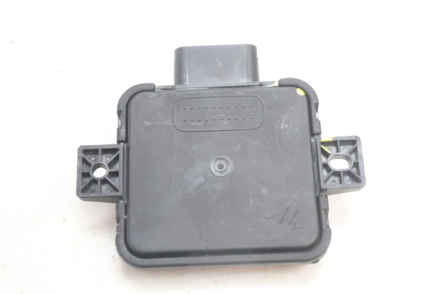 photo de SCHNITTSTELLENMODUL PIAGGIO MP3 HPE 530 (2022 - 2026) - Details der Befestigungspunkte