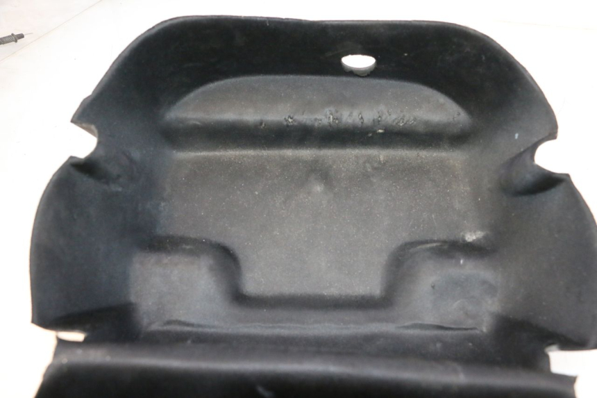 photo de HELMFACH TEPPICH PEUGEOT SATELIS COMPRESSOR K15 125 (2006 - 2009) - Detailansicht des Bauteils