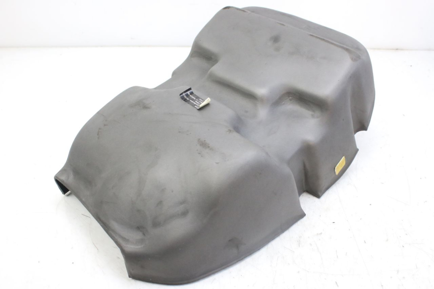 photo de KOFFERRAUMTEPPICH PEUGEOT SATELIS 125 (2010 - 2012) - Zoom auf Gebrauchszustand