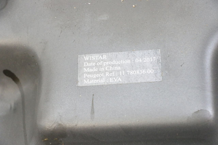 photo de HELMFACH TEPPICH PEUGEOT SATELIS 125 (2013 - 2018) - Alternative Perspektive