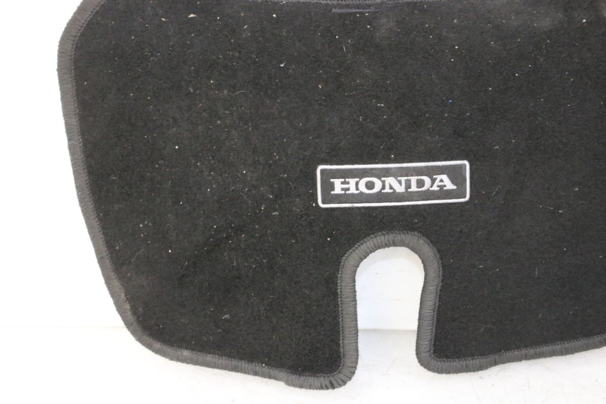 photo de HELMFACH TEPPICH HONDA ST PAN EUROPEAN 1300 (2002 - 2013) - Technische Nahaufnahme
