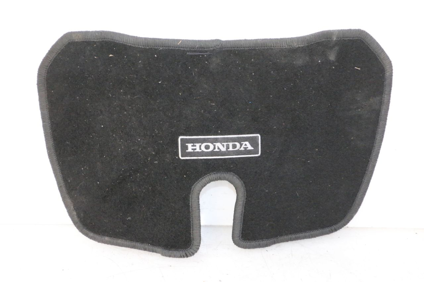 photo de HELMFACH TEPPICH HONDA ST PAN EUROPEAN 1300 (2002 - 2013) - Details der Befestigungspunkte