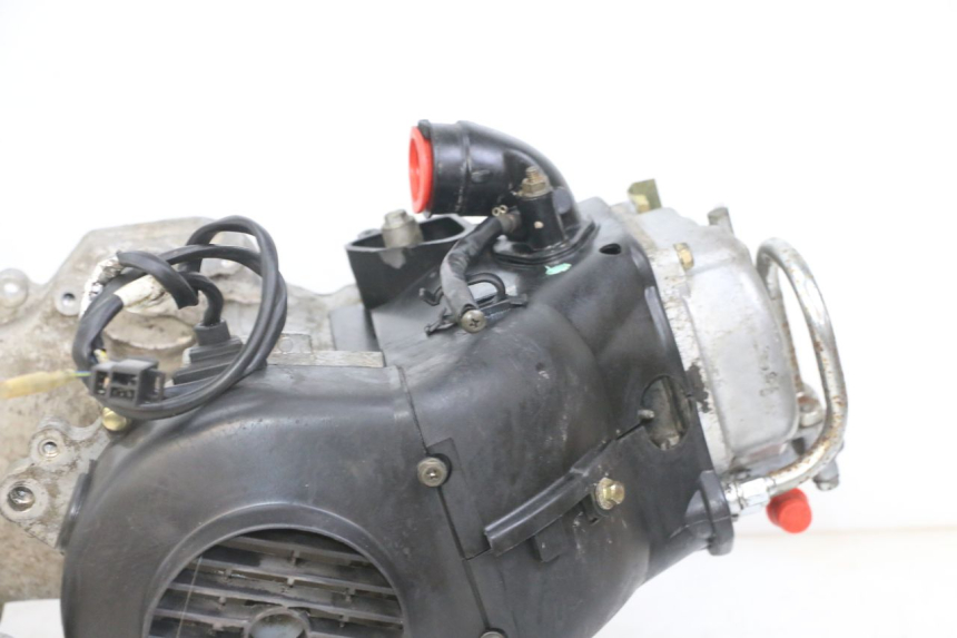 photo de MOTOR KYMCO AGILITY 4T 50 (2005 - 2018) - Oberflächenzustand und Material