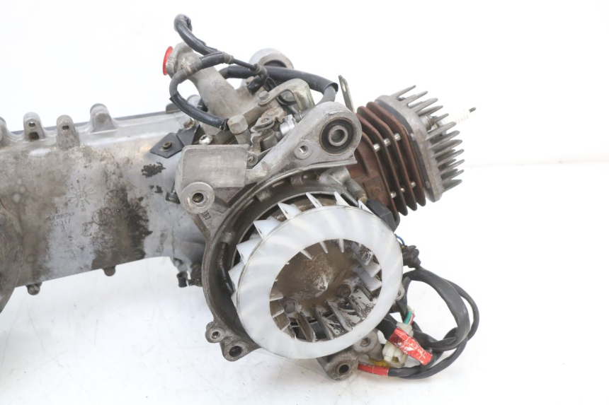 photo de MOTOR KYMCO AGILITY FR 2T 50 (2012 - 2017) - Oberflächenzustand und Material