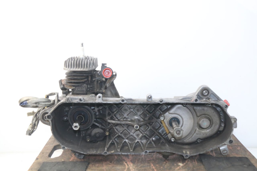 photo de MOTOR MBK BOOSTER SPIRIT NAKED 50 (2004 - 2017) - Hauptansicht