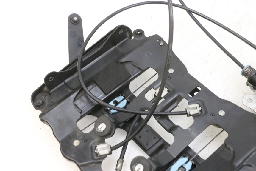 photo de WINDSCHILD MOTOR SUZUKI BURGMAN 650 (2013 - 2020) - Details der Befestigungspunkte