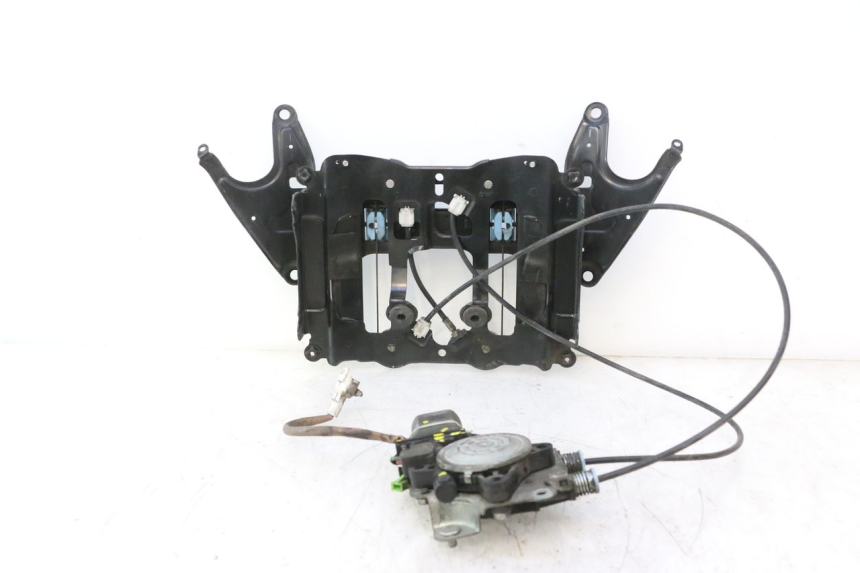 photo de WINDSCHILD MOTOR SUZUKI BURGMAN EXECUTIVE ABS 650 (2006 - 2012) - Oberflächenzustand und Material