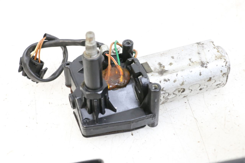 photo de WINDSCHILD MOTOR BMW C1 125 (2000 - 2003) - Details der Befestigungspunkte