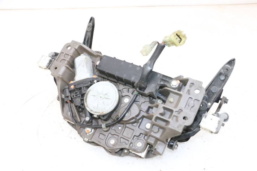 photo de MOTORHAUBE YAMAHA FJR ABS 1300 (2006 - 2012) - Details der Befestigungspunkte