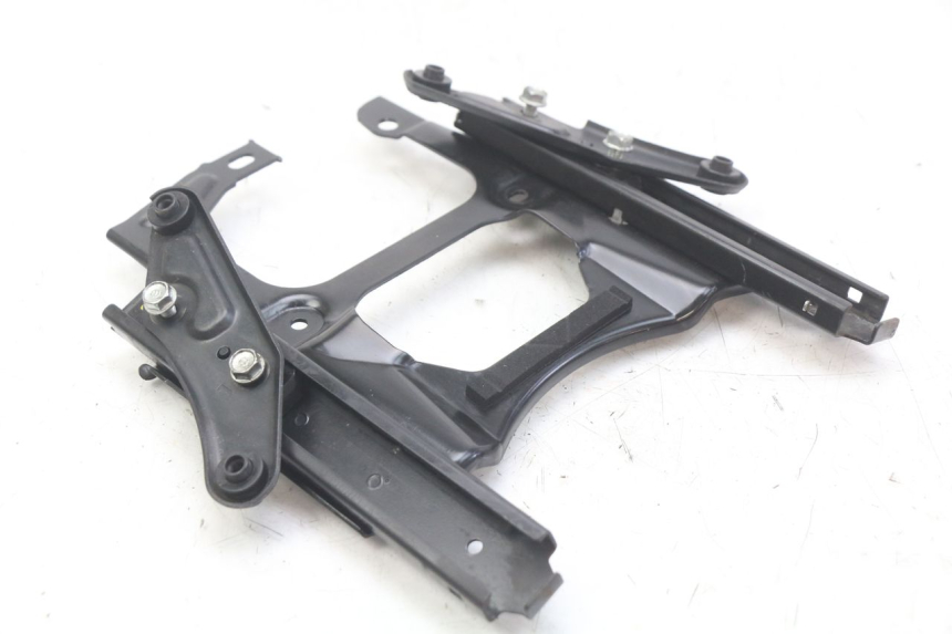 photo de MOTORHAUBE HONDA FORZA 125 (2015 - 2016) - Zoom auf Gebrauchszustand