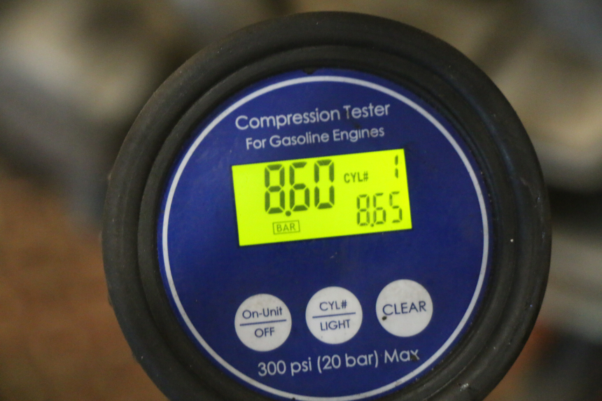 photo de MOTOR CRZ DIRTBIKE 140 - Fokus auf die Struktur