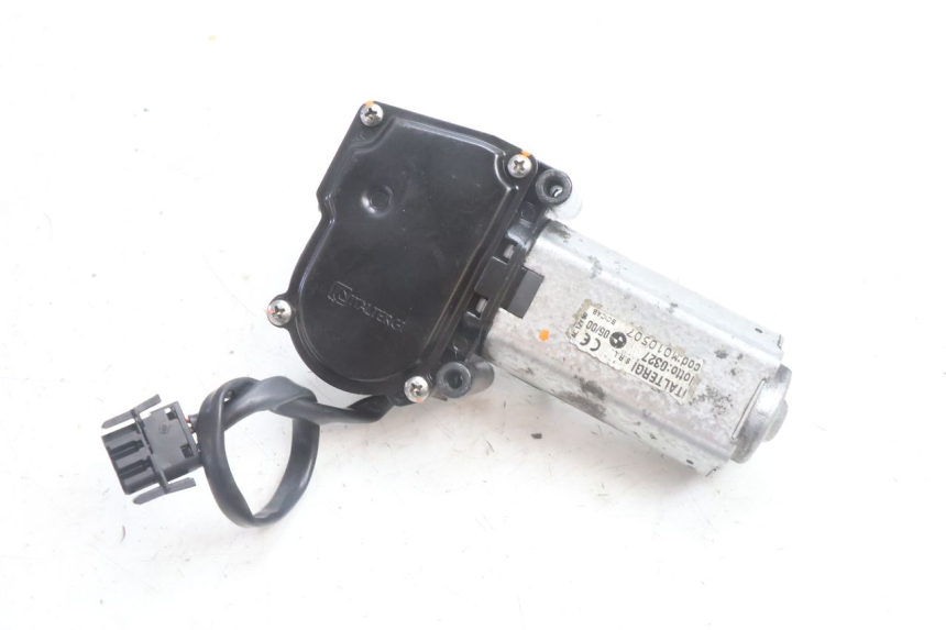 photo de WINDSCREEN WISCHERMOTOR BMW C1 125 (2000 - 2003) - Technische Nahaufnahme