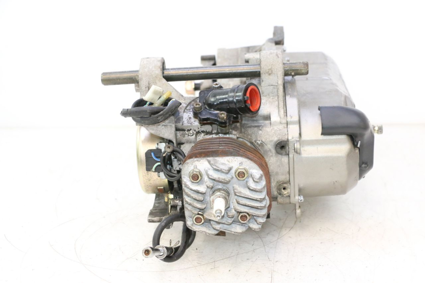 photo de MOTOR KEEWAY F-ACT NAKED 50 (2009 - 2014) - Hochauflösende Nahaufnahme