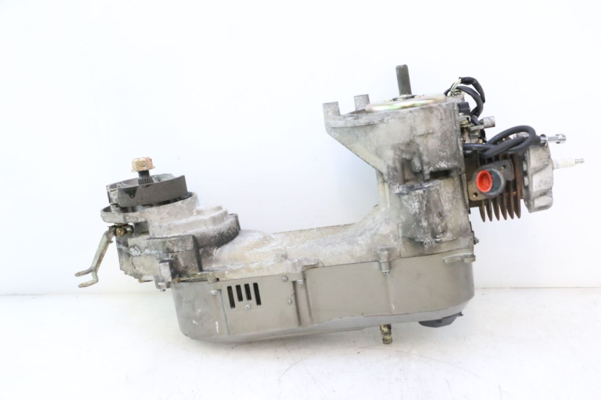 photo de MOTOR KEEWAY F-ACT NAKED 50 (2009 - 2014) - Details der Befestigungspunkte