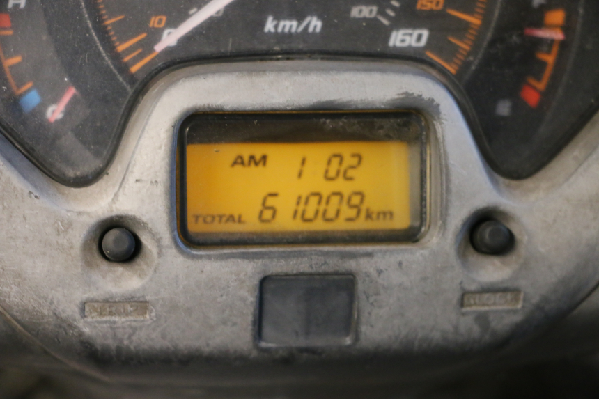 photo de MOTOR HONDA FES PANTHEON 125 (2003 - 2007) - Zoom auf Gebrauchszustand