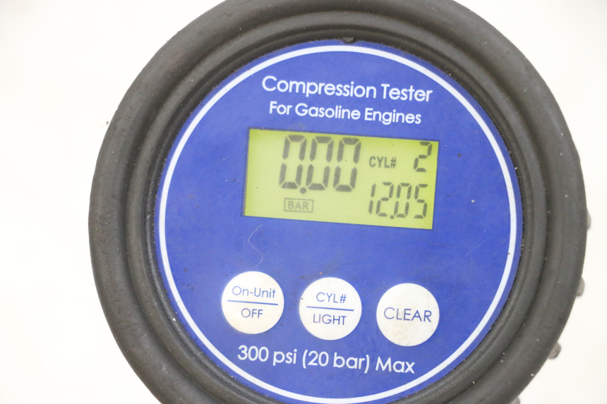 photo de MOTOR YAMAHA FJR ABS 1300 (2006 - 2012) - Details der Befestigungspunkte