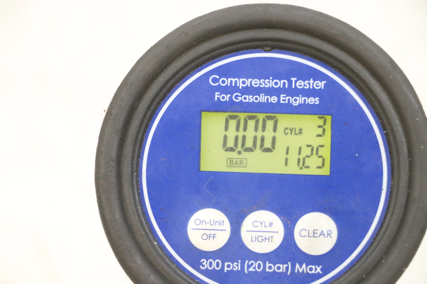 photo de MOTOR YAMAHA FJR ABS 1300 (2006 - 2012) - Oberflächenzustand und Material